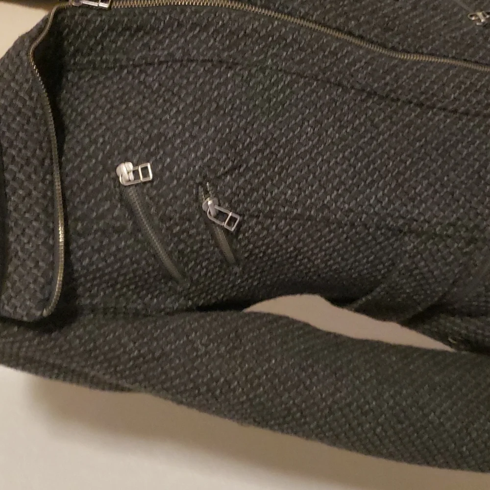 Warm wool black coat - Picture 2 of 7